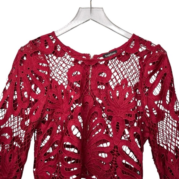 BEBE Red Bloodstone Placement Lace Crochet Women’s Blouse Sz S - Picture 3 of 12